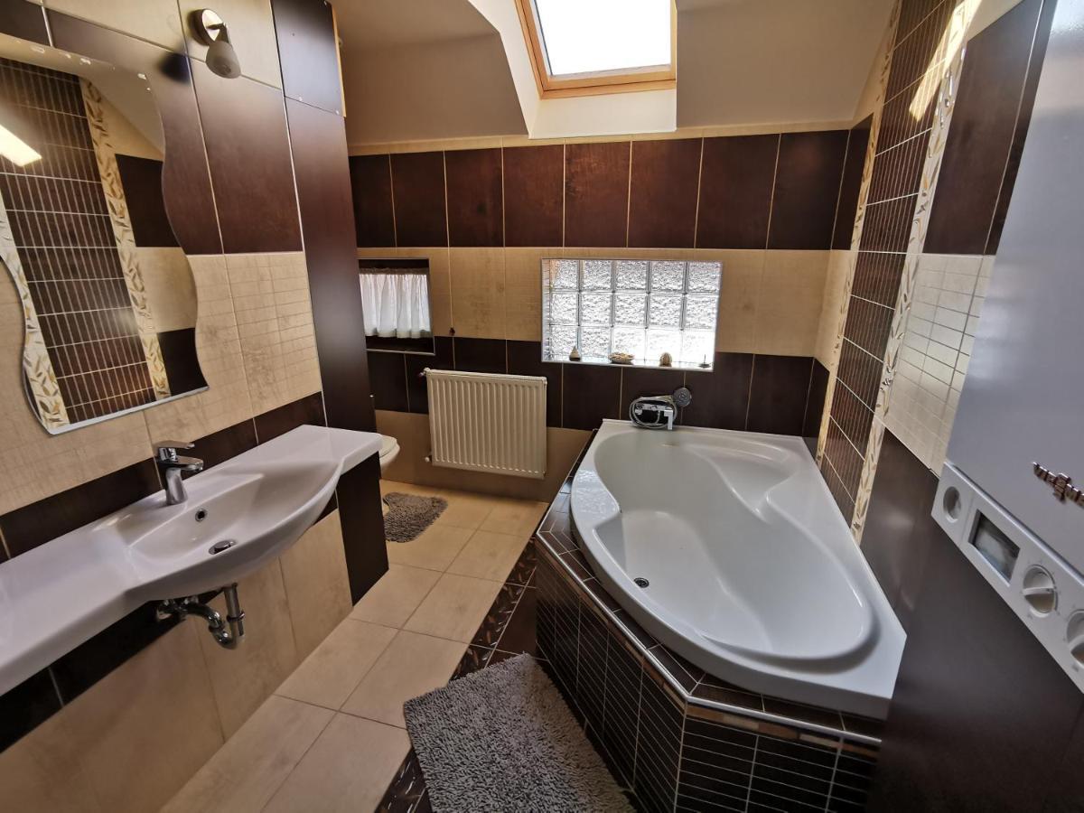 Galery Apartman Gyula Dış mekan fotoğraf
